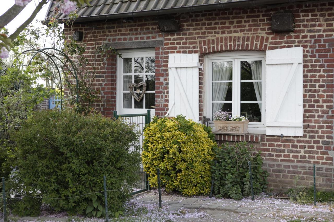 Chambre Meublee "La Roseliere" Sainte-Colombe  Exterior foto